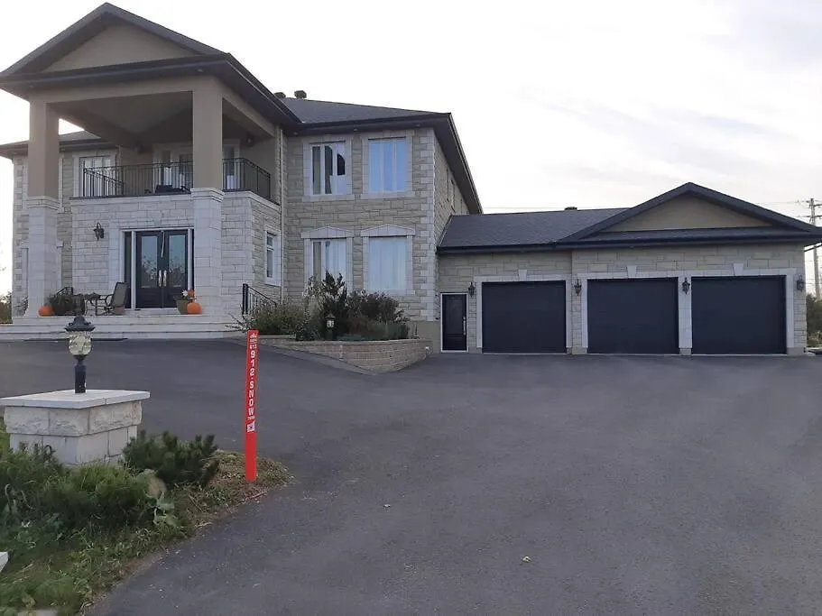 Queen Guest Apartment Ottawa