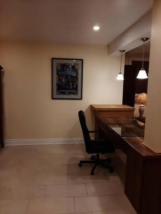 Queen Guest Apartment Ottawa